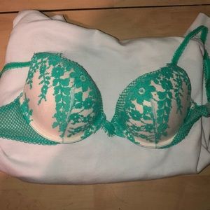 Victoria’s Secret 34 C Bra